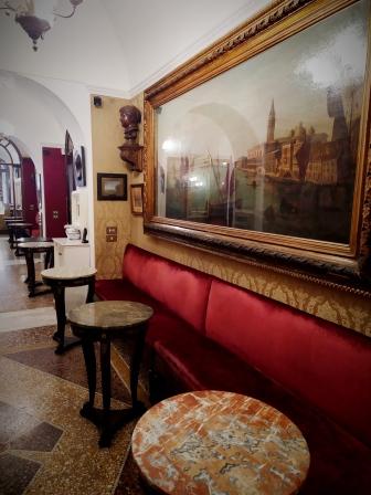La sala Galli del Caffè Greco